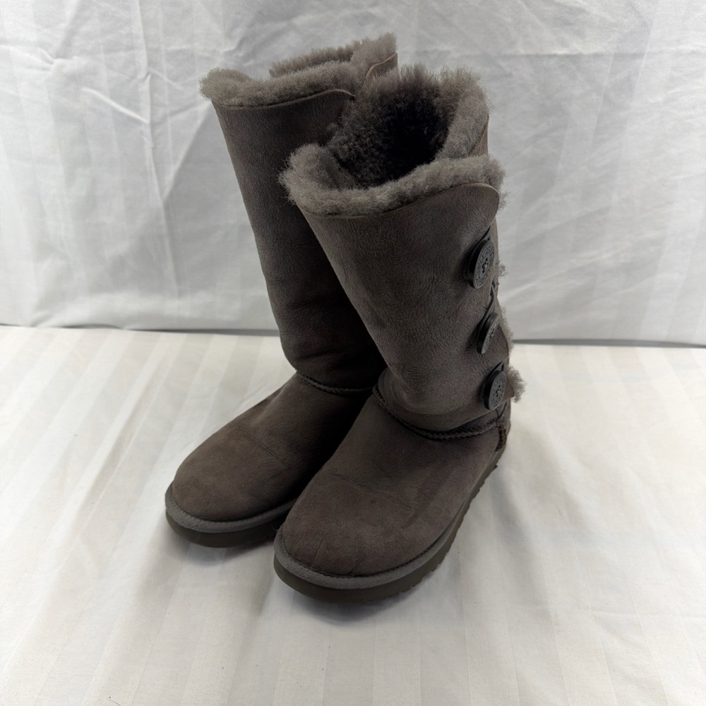 UGG Women's Dark Gray Winter Boots